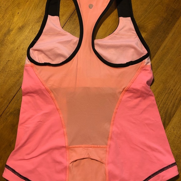LuLulemon halter sports top. Excellent condition. $30 - Picture 2 of 3